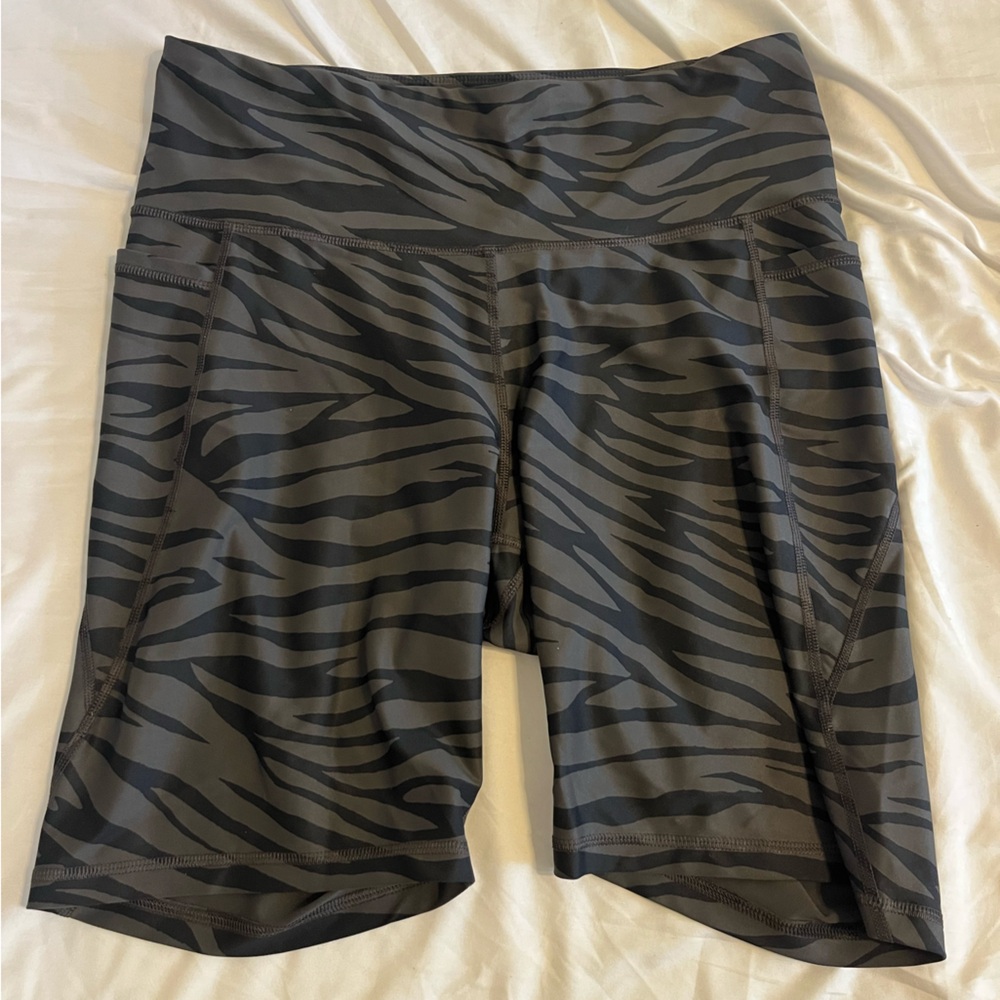 Old Navy Active Zebra Print Biker Shorts